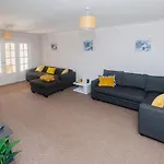 Superb Dwelling! Fast Wifi, Parking, Patchway